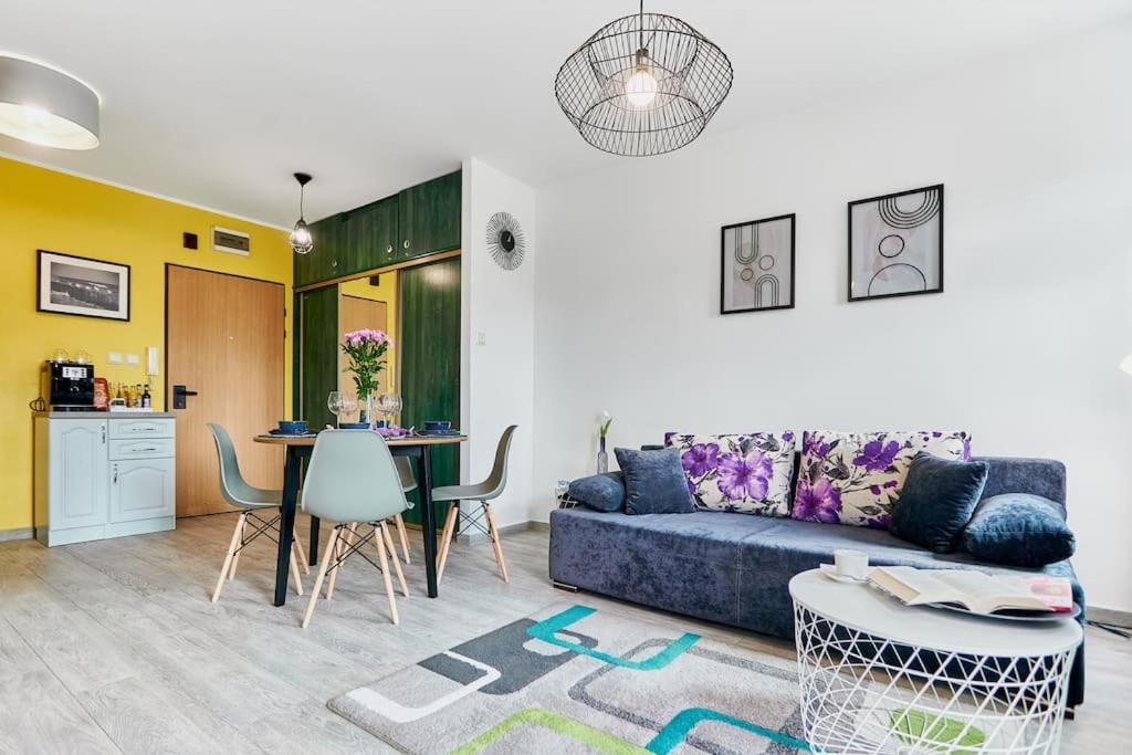 Golden Hour Apartments- Armii Krajowej 9 *